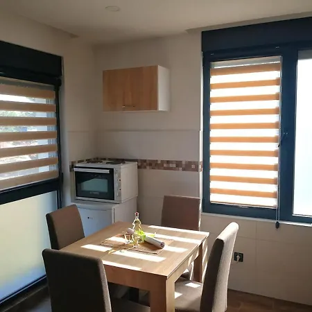 Nina Bombonjera * Divčibare