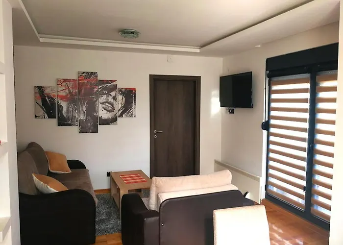 Nina Bombonjera * Divčibare